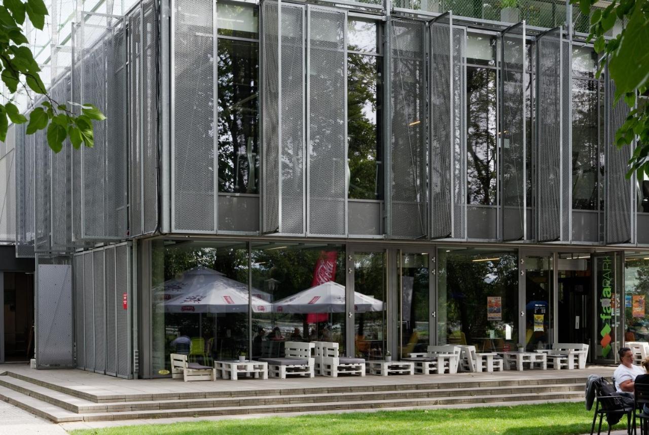Fala Park Wolsztyn Exteriör bild